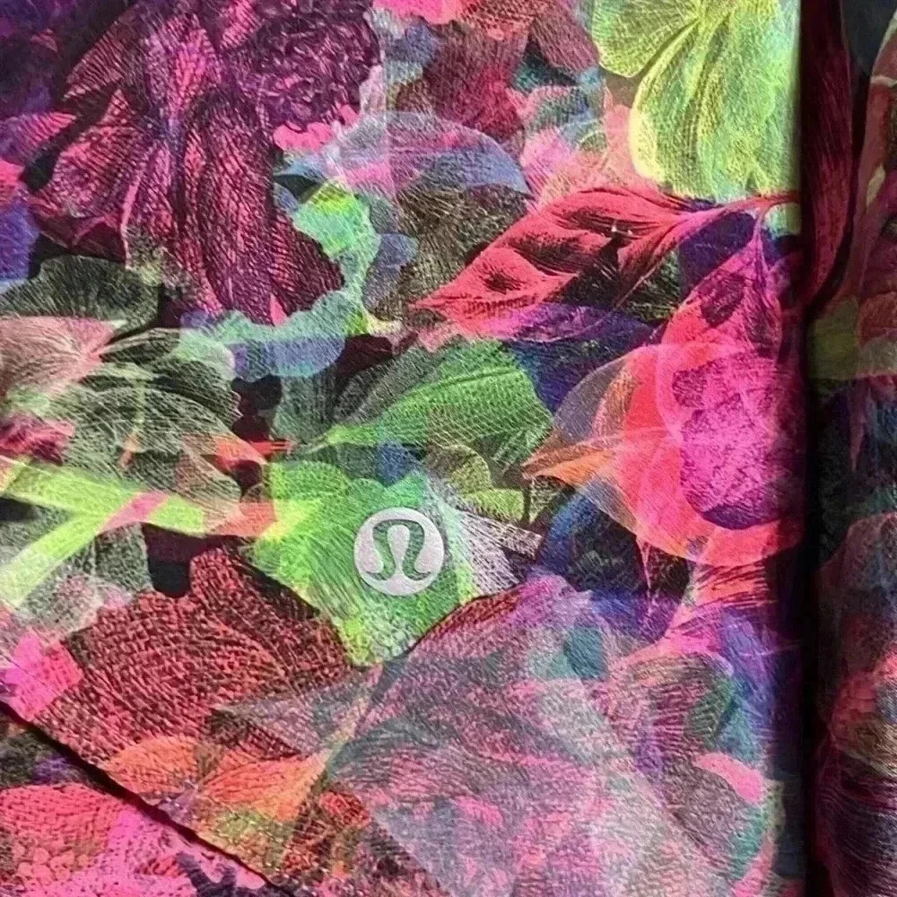 Lululemon Side-Pleat High-Rise Skirt 
Vivid Floral Tone Multi / Graphite Grey - Picture 7 of 10